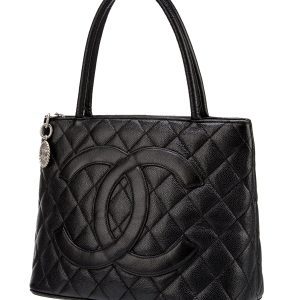 Chanel حقيبة توت كافيار مربعة صغيرة مستعملة – أسود – حقيبة فاخرة وأنيقة بحالة ممتازة
