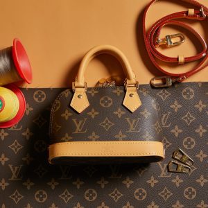 حقيبة LV نانو ألما مونوجرام موديل M82717