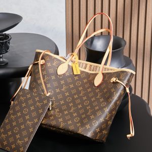 حقيبة Louis Vuitton NEVERFULL كلاسيك توت من قماش مونوجرام موديل M40995